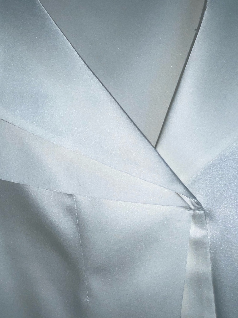 Tahari White Satin Blouse S - Picture 2 of 8